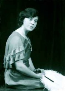 Photo of photos/Constance Paterson 1902-1975 portrait
